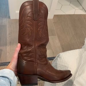 Brown Tecovas size 7